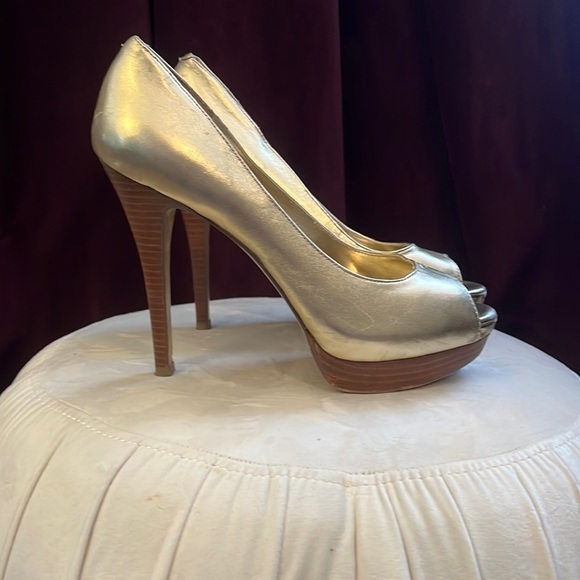 BCBG Generation Gold Platform Sandal Size 7.5 - Picture 2 of 10